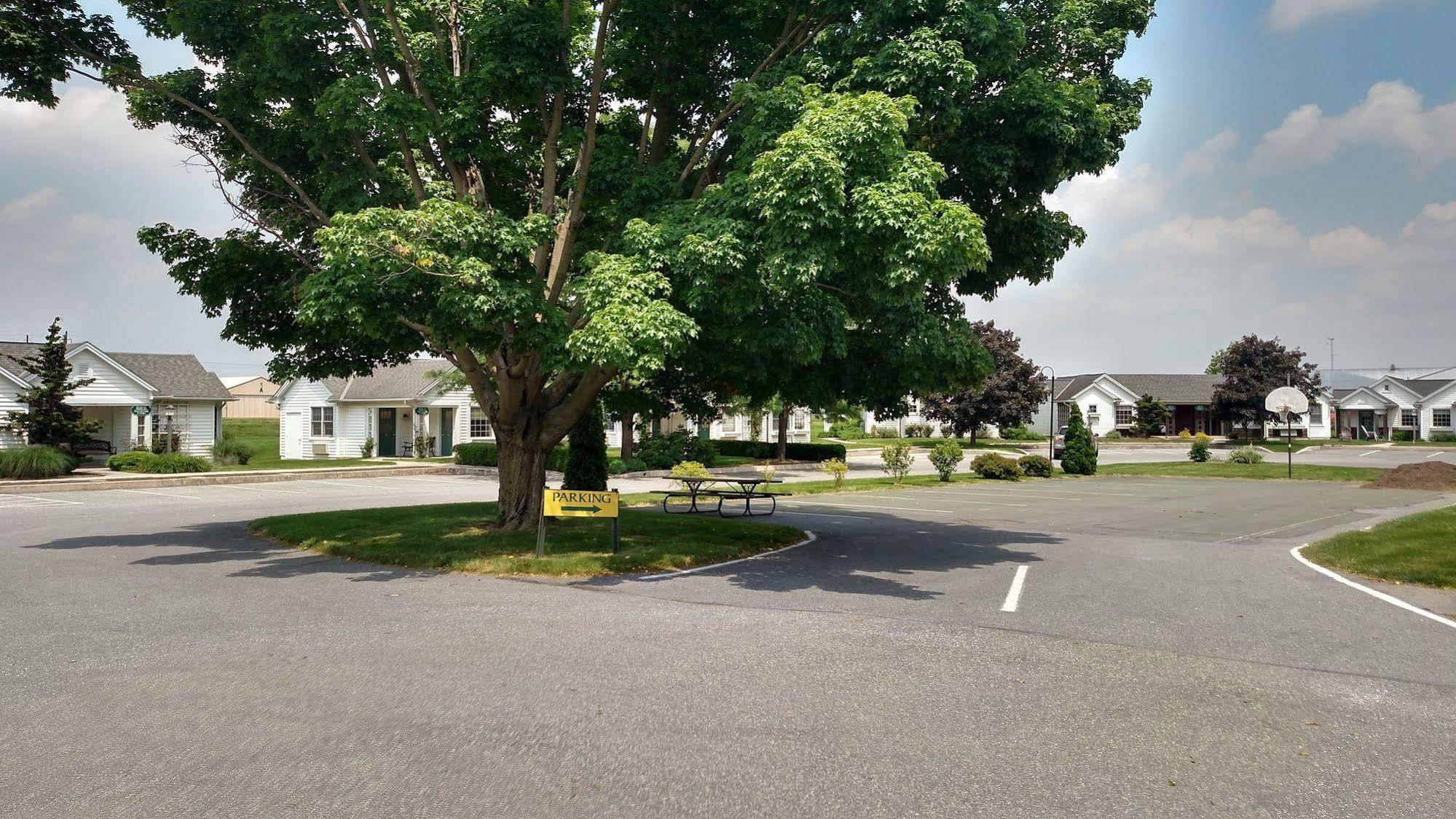 Spruce Lane Lodge And Cottages Smoketown  ภายนอก รูปภาพ